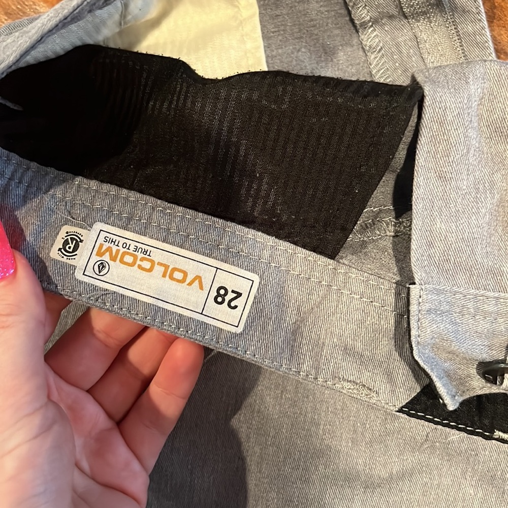 Volcom Shorts - Picture 3 of 3
